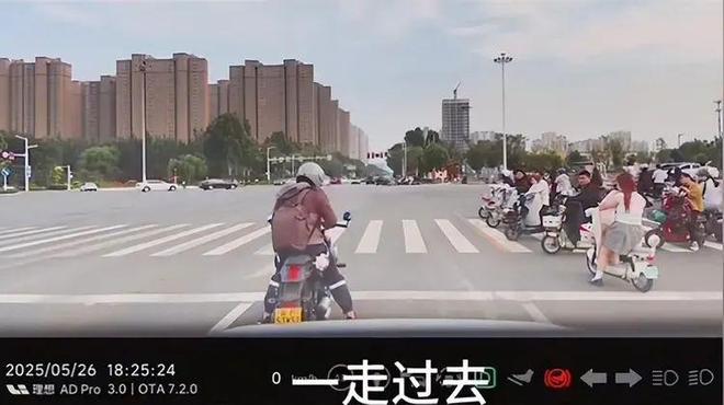 续：女司机气到流产公布完整行车记录仪冰球突破游戏河北女司机与骑手冲突后(图12)