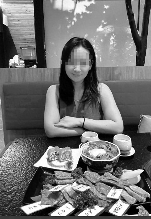 ：抢救3小时后医院称“没救治经验”丨封面头条冰球突破三亚27岁女游客疑被蛇咬伤身亡 家属(图4)