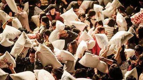 大庆狂欢72小时冰点折扣予您来惠！冰球突破616-618番禺万达年中(图2)