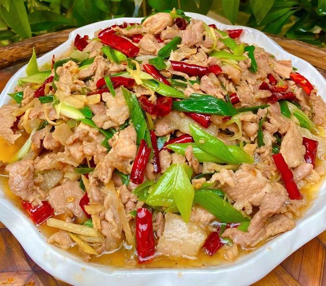 逛嵩阳菜市场菜兜很满心也很暖冰球突破正规网站自在嵩明丨逛(图3)