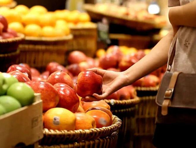 逛嵩阳菜市场菜兜很满心也很暖冰球突破正规网站自在嵩明丨逛(图6)